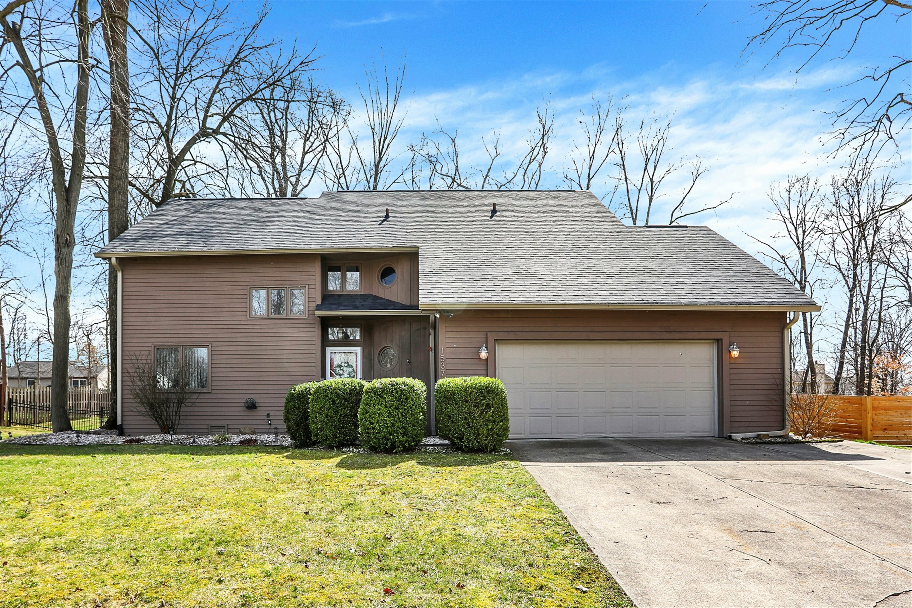 Property Photo:  1537 Timber Trail Drive  IN 46142 