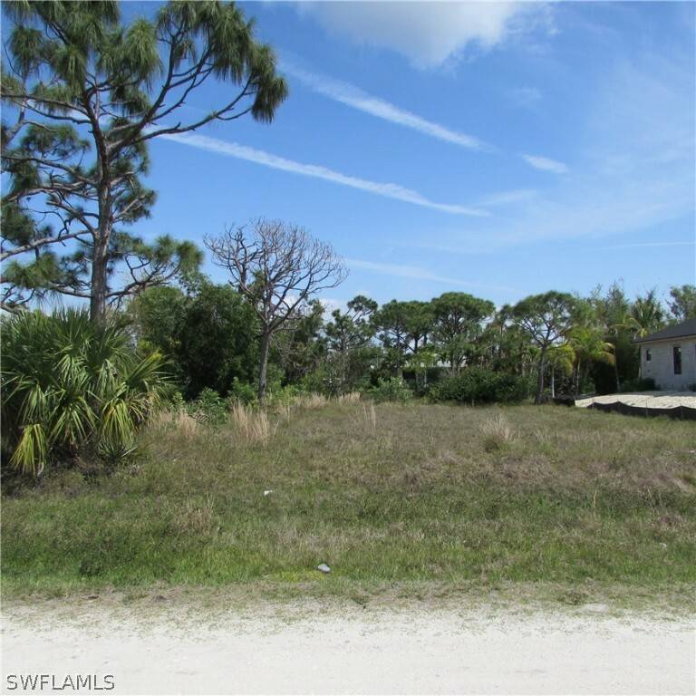 Property Photo:  8812 Yukon Court  FL 33956 