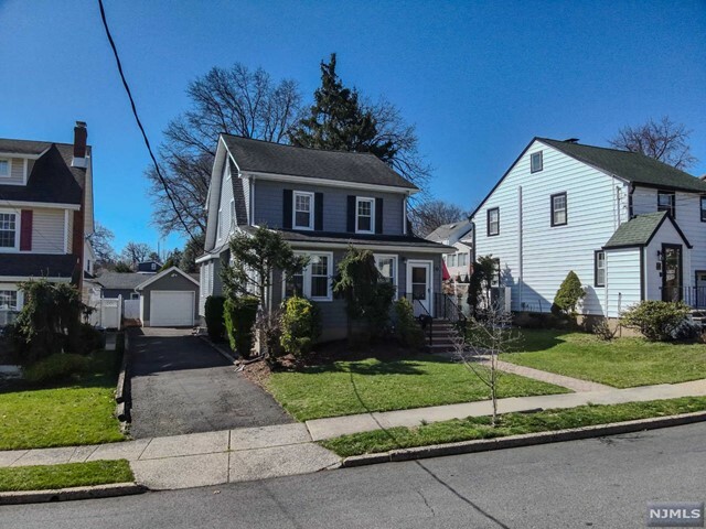 Property Photo:  8 Crane Avenue  NJ 07070 