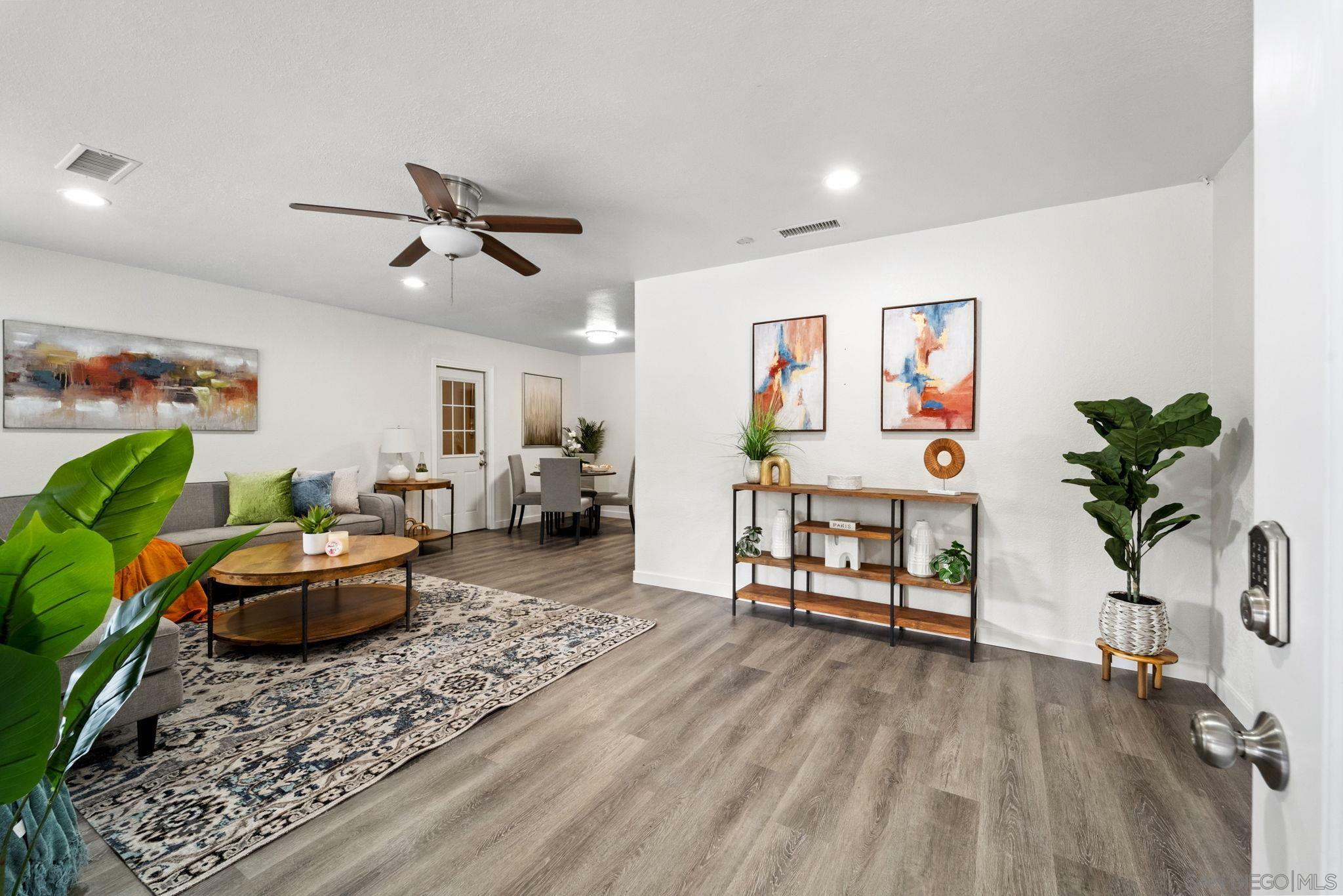 Property Photo: 564 Broadview St CA 91977