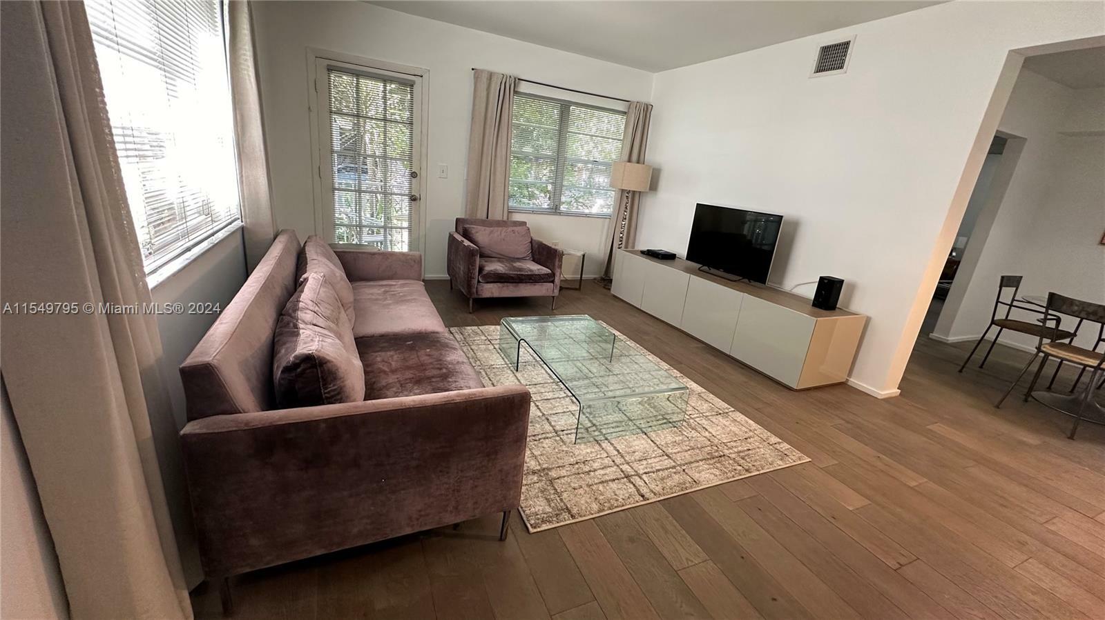 Property Photo: 911 Meridian Ave 101 FL 33139
