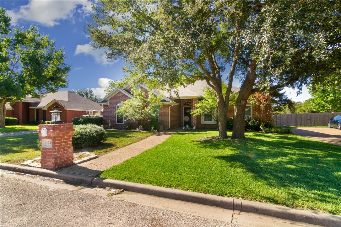 Property Photo:  1024 Cheyenne Trail  TX 76643 