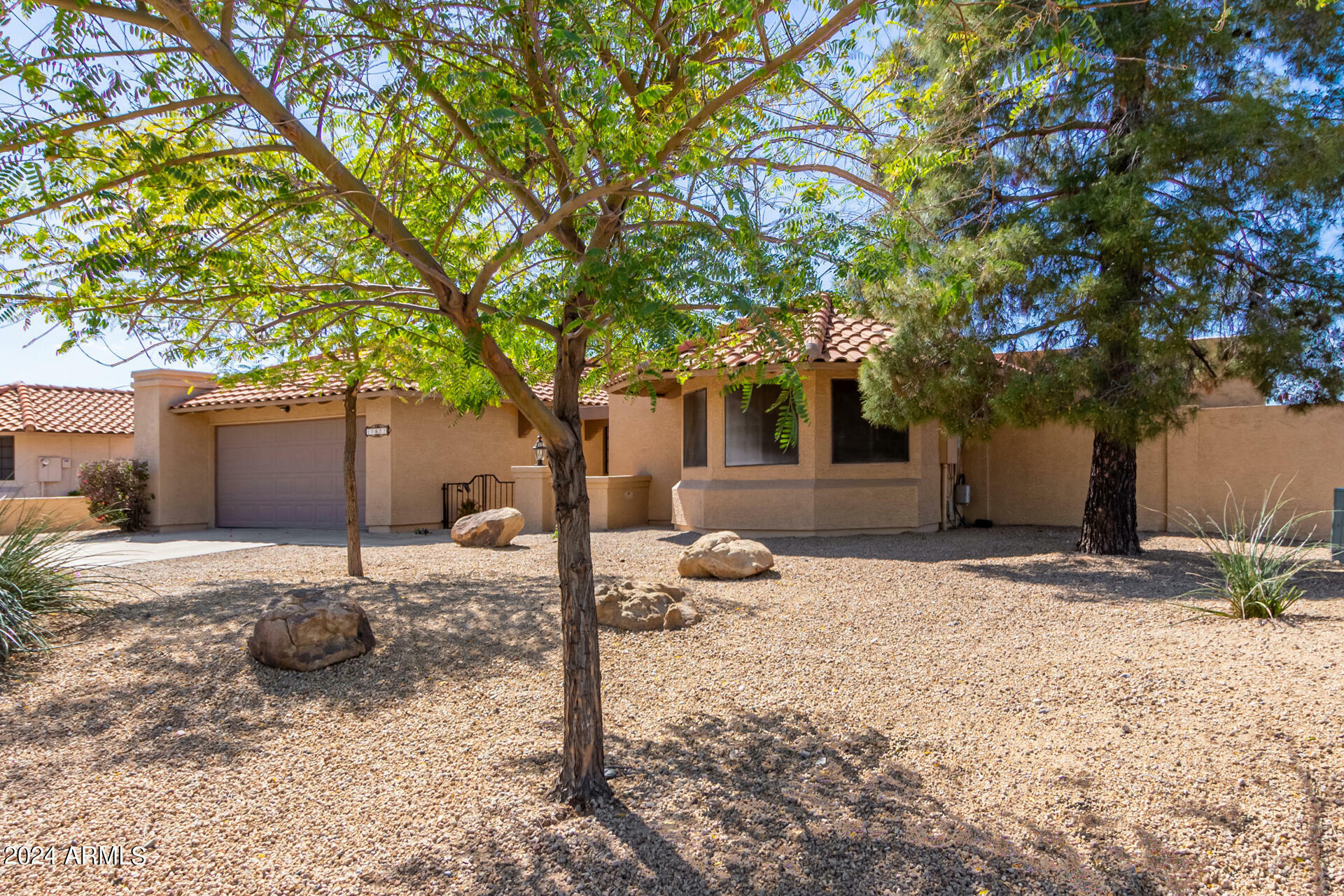 Property Photo:  10822 N 33rd Place  AZ 85028 