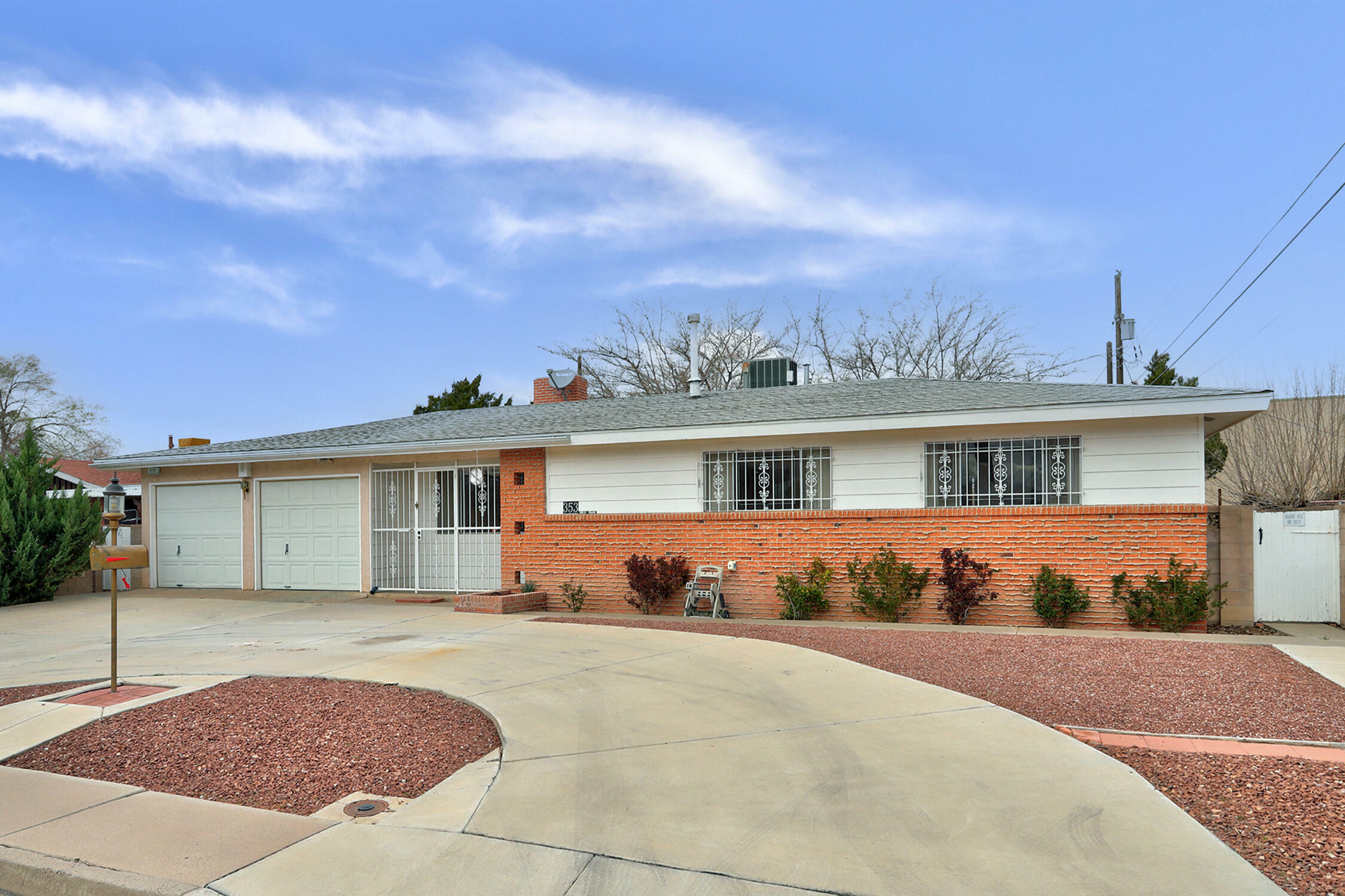 Property Photo:  353 Yucca Place NW  NM 87105 