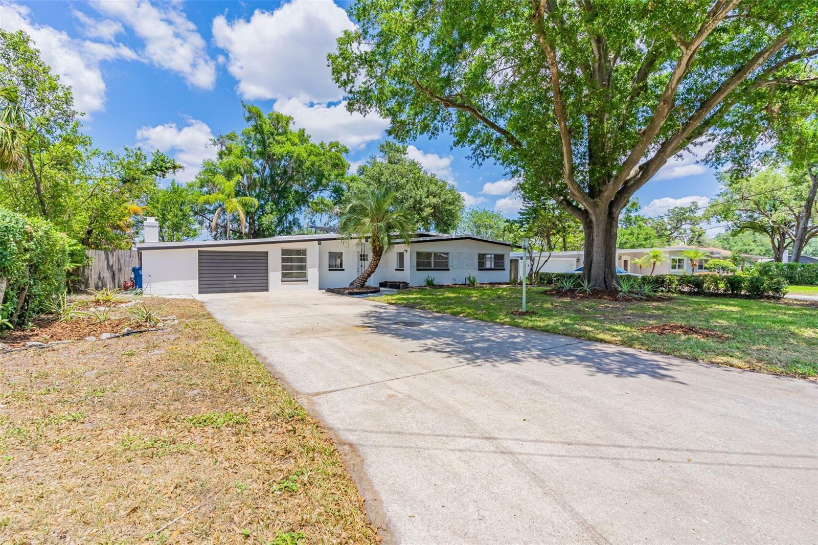 Property Photo:  220 Blossom Lane  FL 32789 