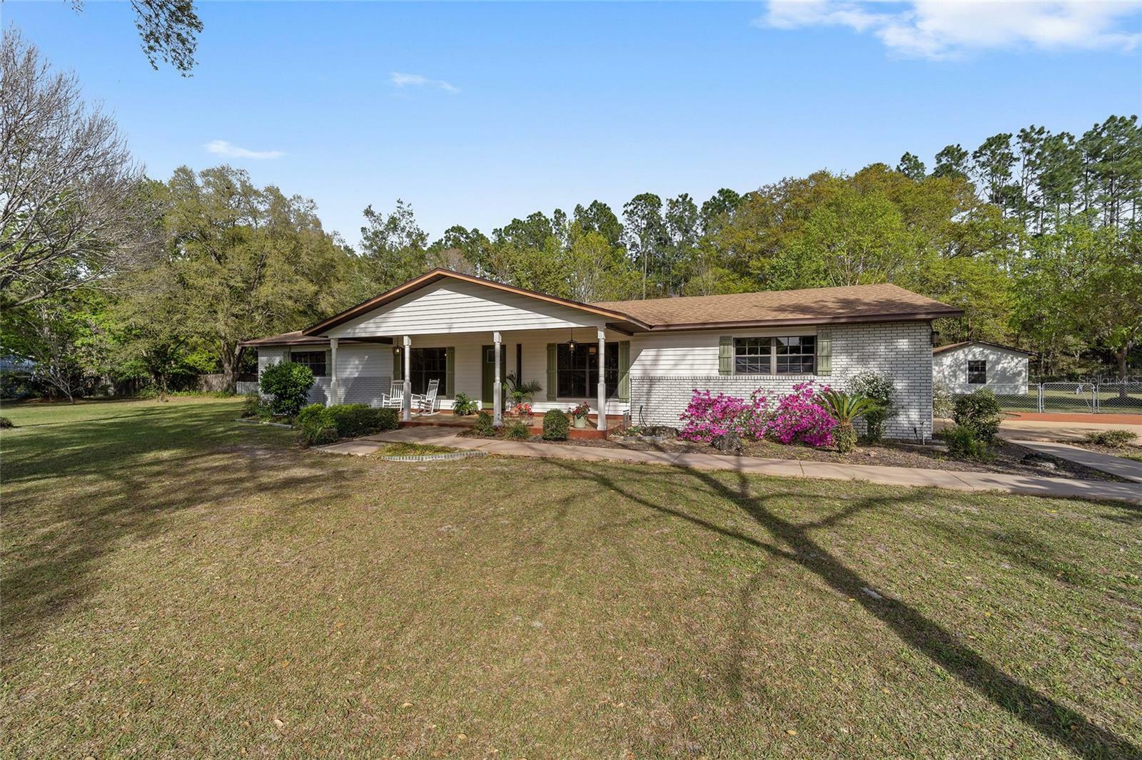 Property Photo:  2921 SW 100th Street  FL 32608 