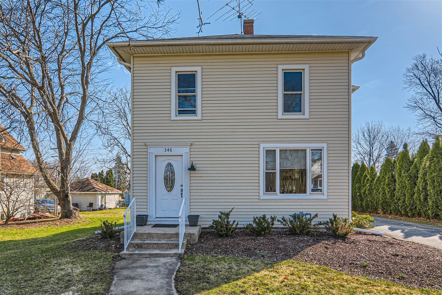 Property Photo:  141 Ellsworth Street  IL 60014 