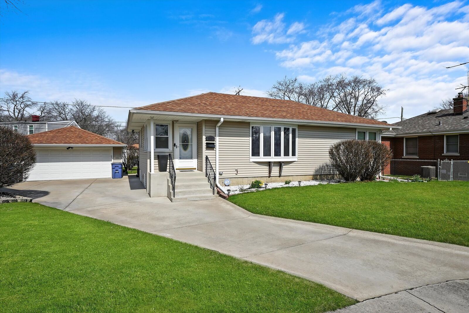 Property Photo:  626 E 160th Court  IL 60473 