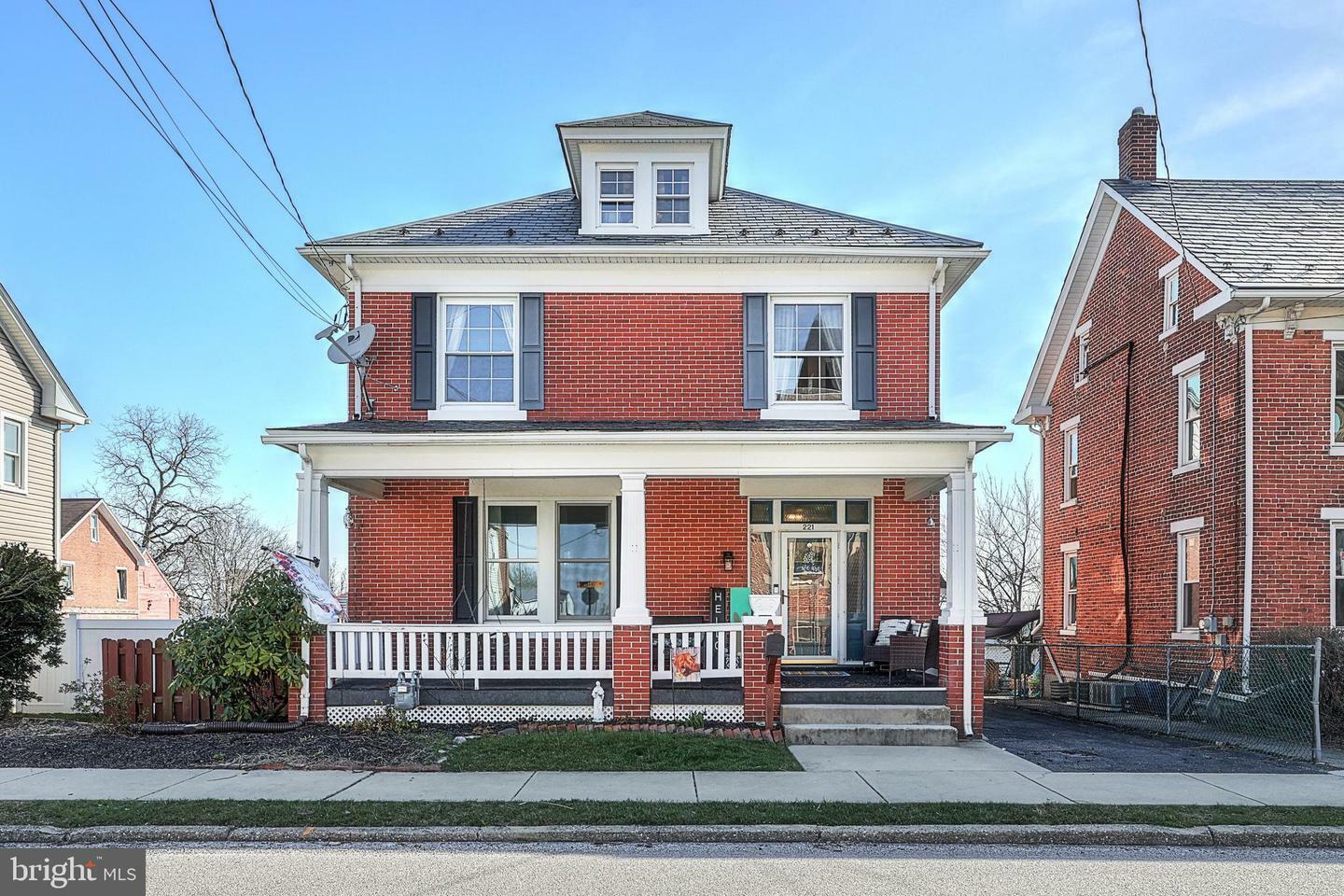 Property Photo:  221 N Charles Street  PA 17356 