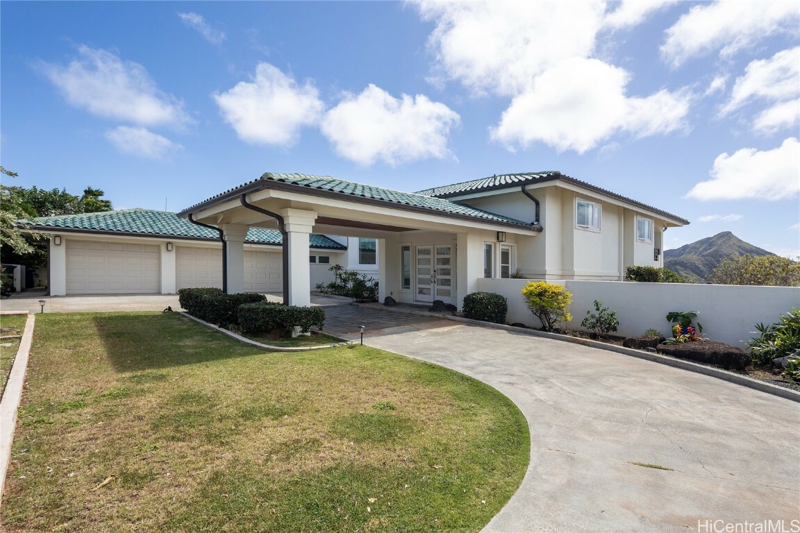 Property Photo:  1007 Kuamauna Street  HI 96825 