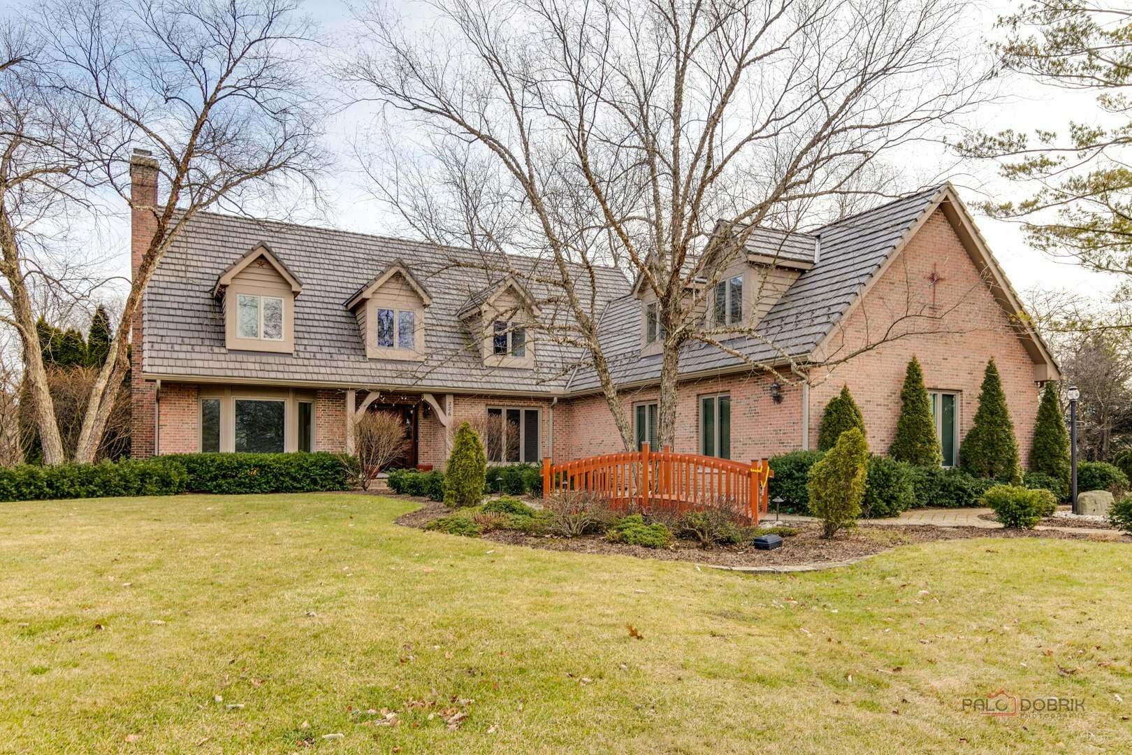 Property Photo: 226 Brampton Lane IL 60045