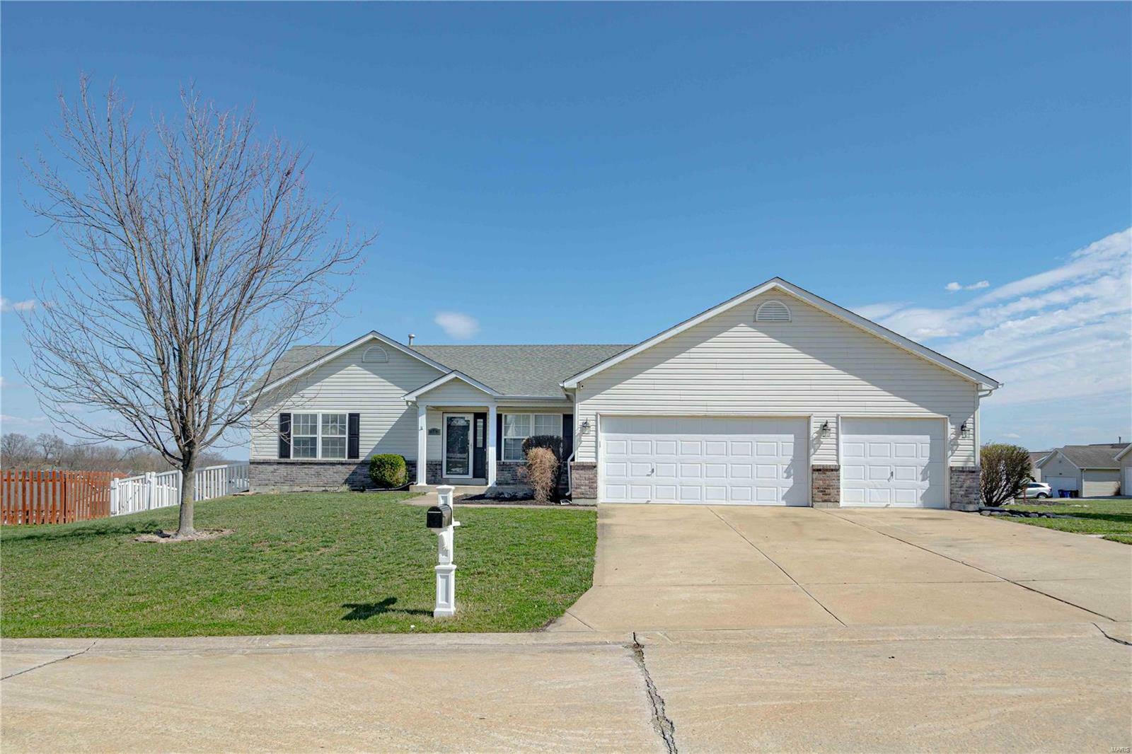 Property Photo: 10 Glen Eagle Court MO 63379