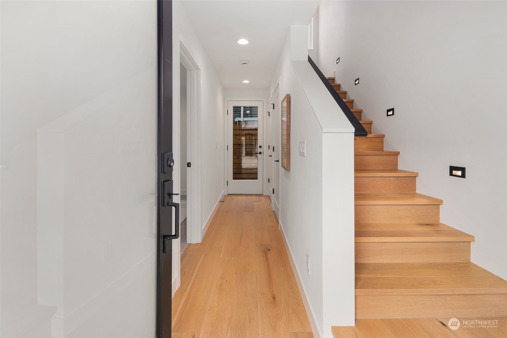 Property Photo: 707 B 34th Avenue WA 98122