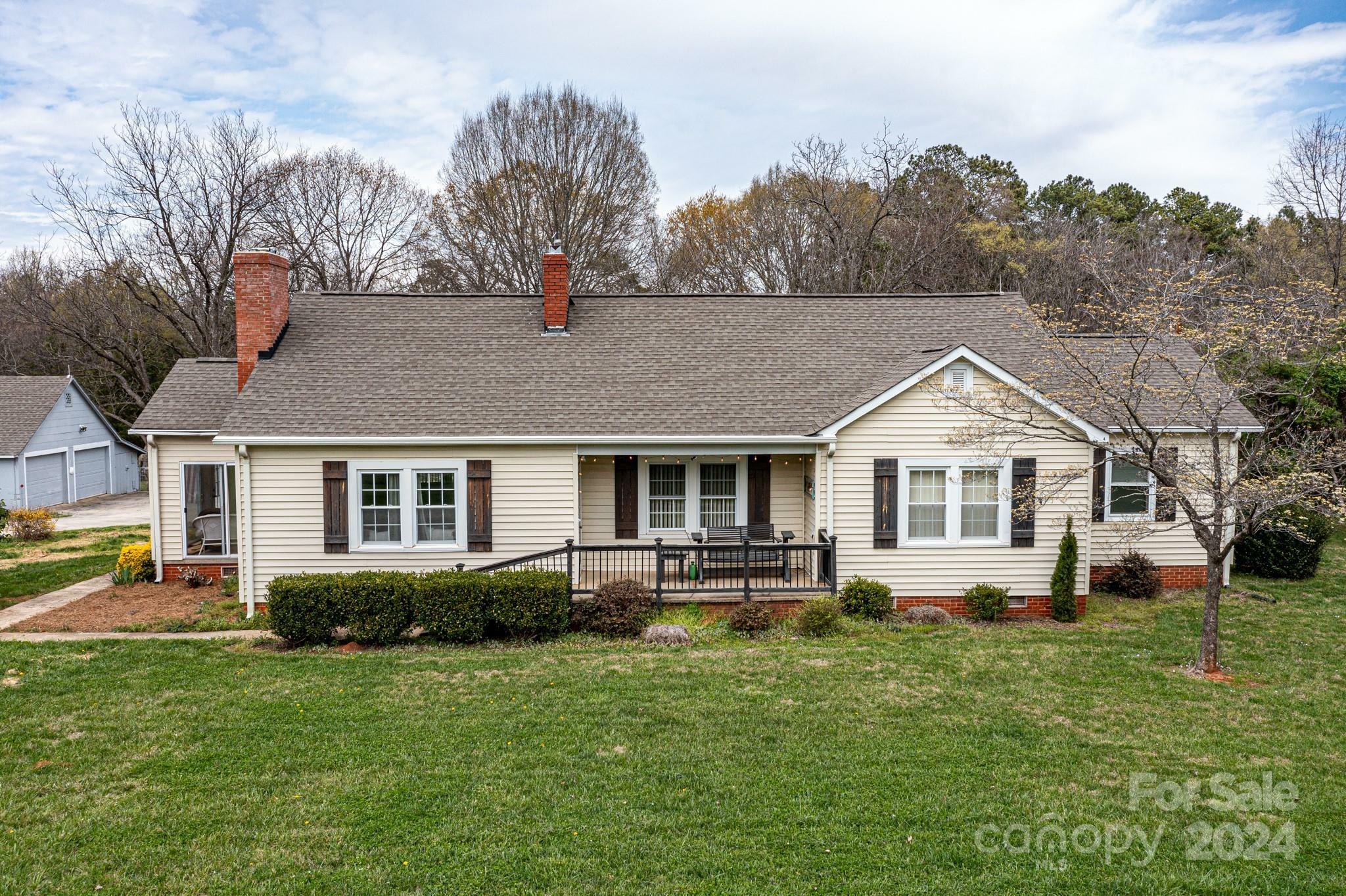 Property Photo:  8501 &Amp 8419 Fairview Road  NC 28227 