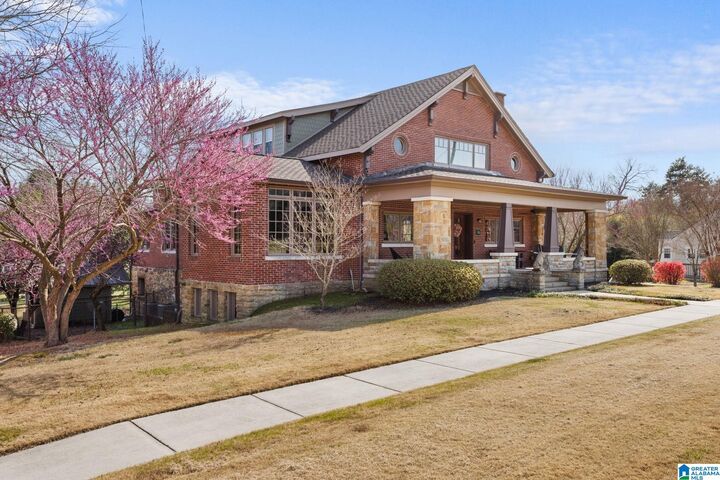 Property Photo: 608 SE 5th Street AL 35055