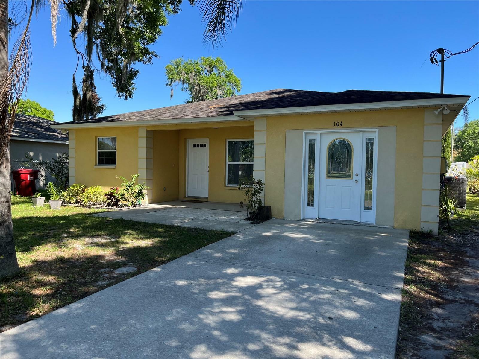 Property Photo:  104 Drake Street  FL 33563 