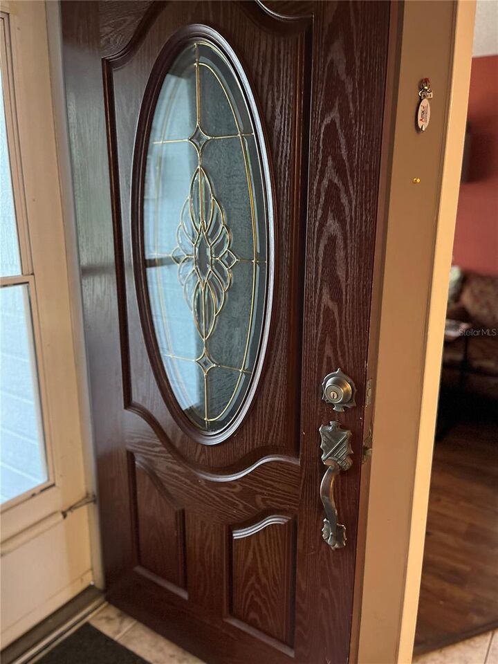 Property Photo:  472 Sandringham Close  FL 34683 