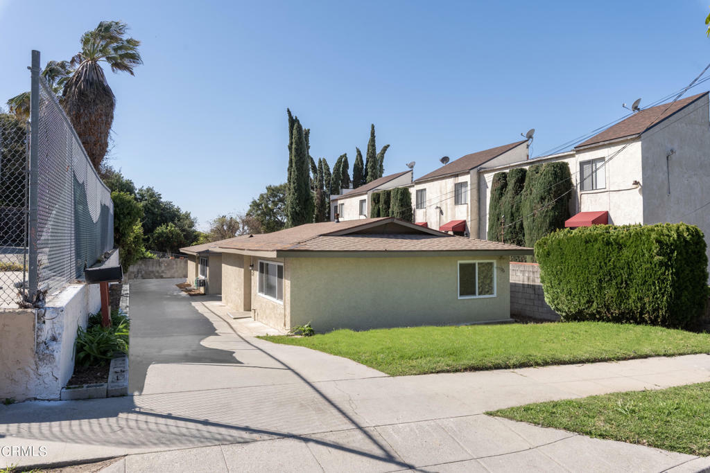 Property Photo:  230 Pepper Street  CA 91103 