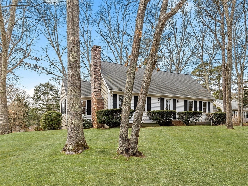 Property Photo:  2 Robin Ln  MA 02649 