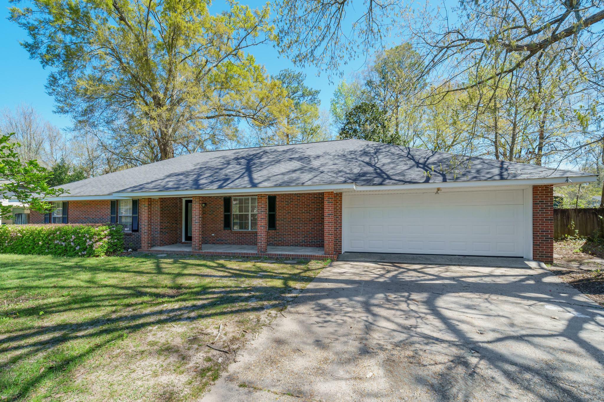 Property Photo: 305 N 21st MS 39401