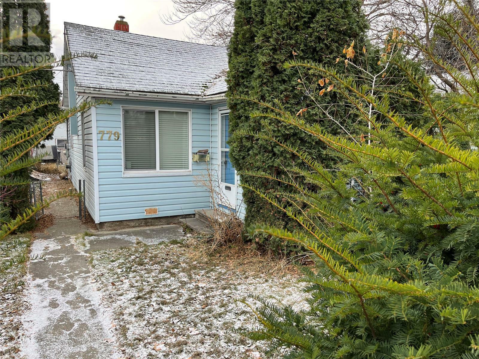 Property Photo:  779 Clement Avenue  BC V1Y 7C9 