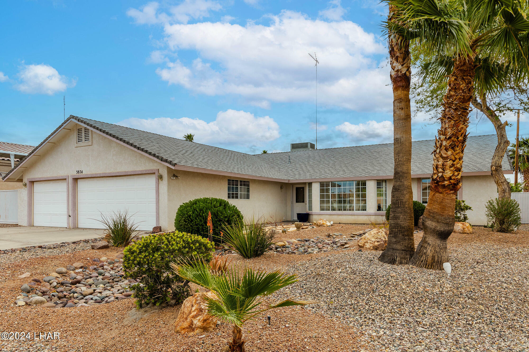 Property Photo:  3874 Whaler Dr  AZ 86406 