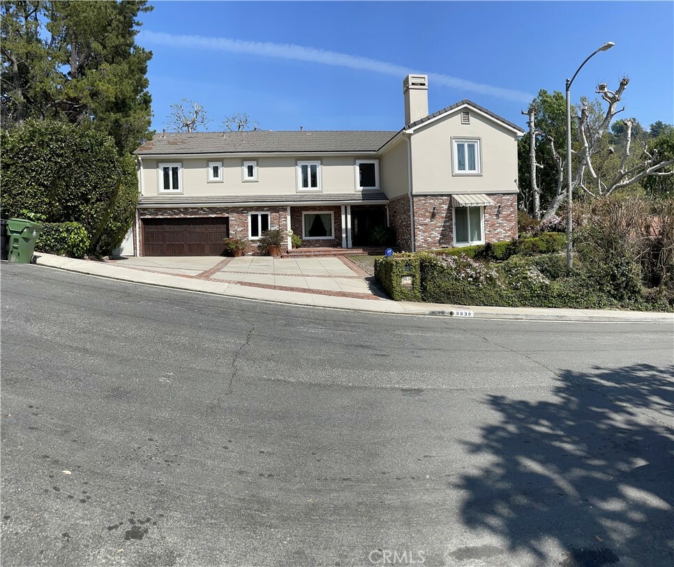 Property Photo:  9839 Whitwell Drive  CA 90210 