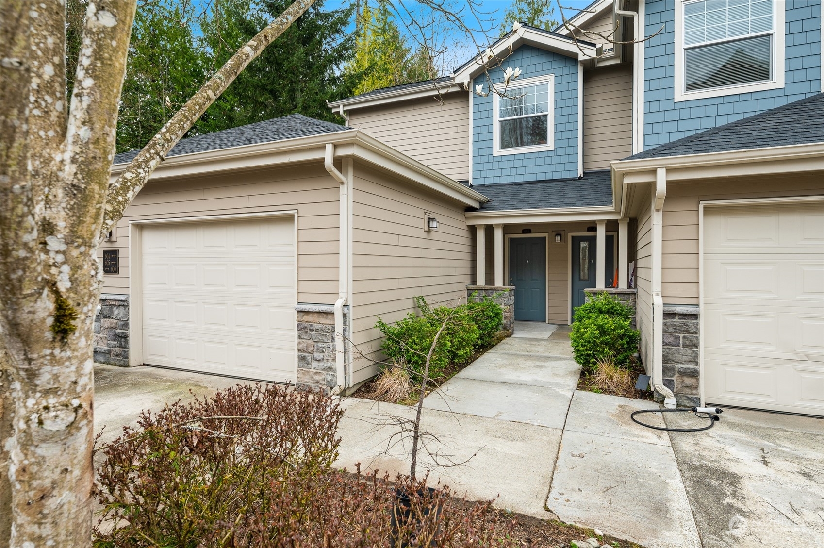 Property Photo:  4327 Issaquah Pine Lake Road SE 605  WA 98075 