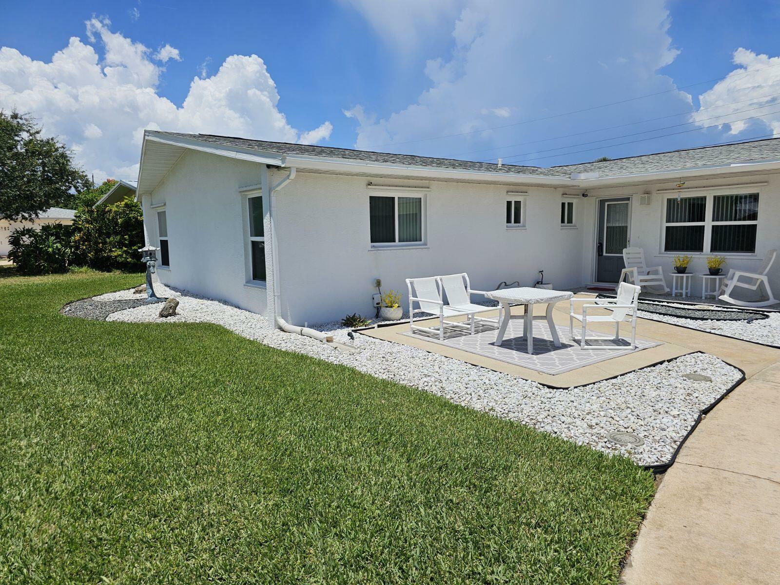 Property Photo:  200 Sunrise Avenue  FL 32937 