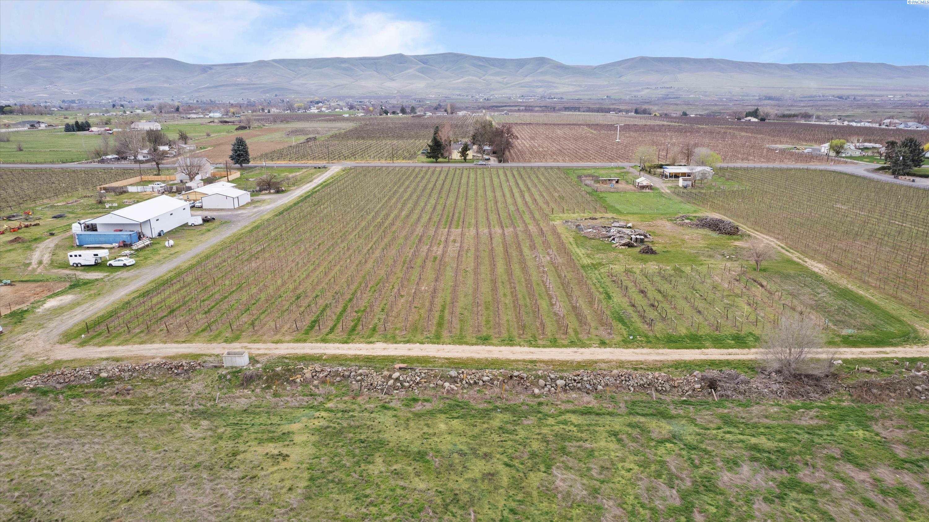 Property Photo:  180402 W Old Inland Empire Hwy  WA 99350-7727 