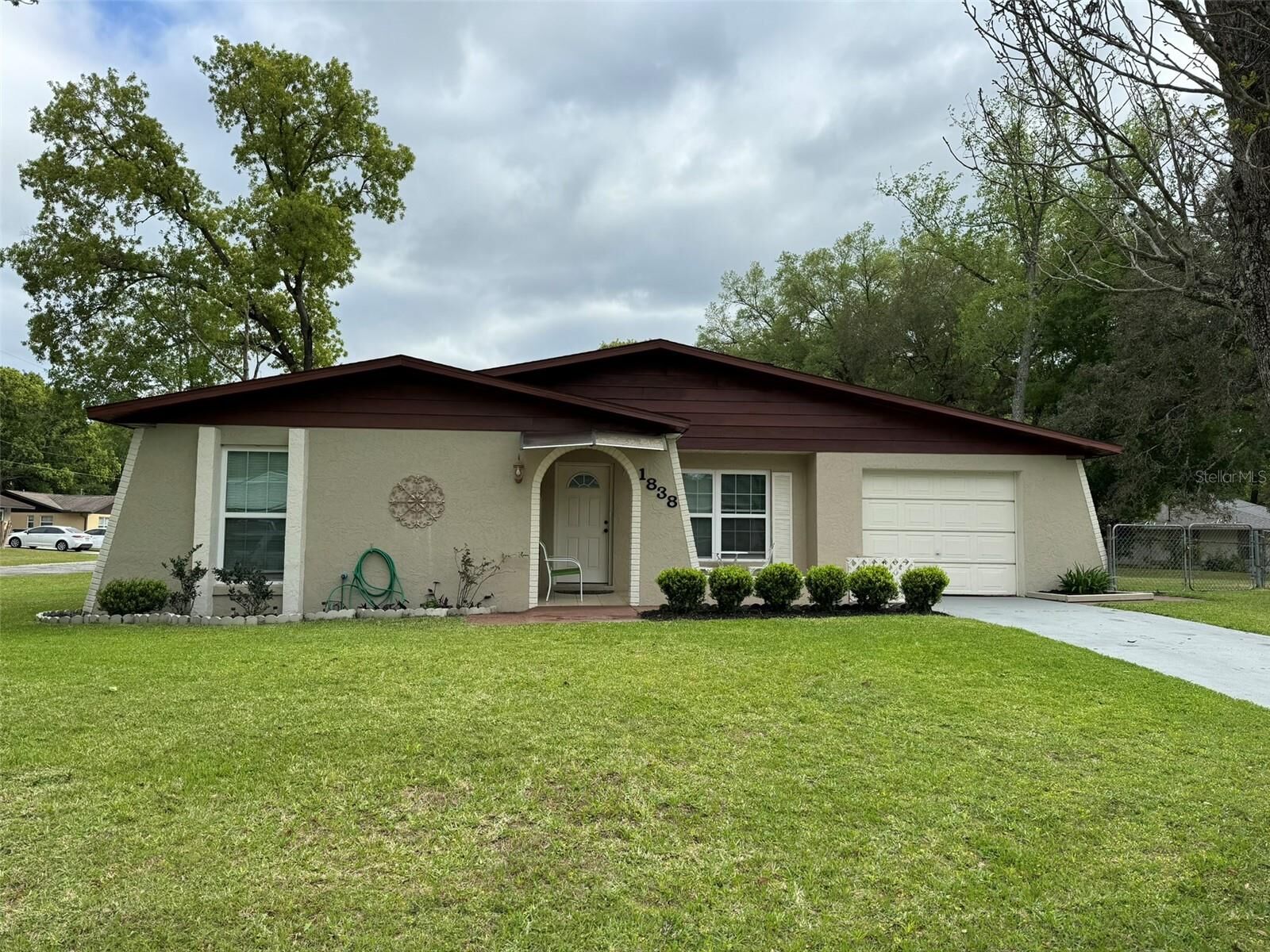 Property Photo: 1838 NE 29th Street FL 34479