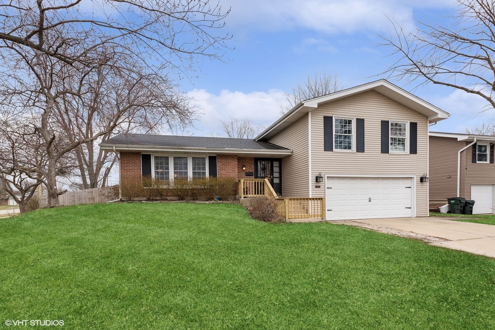 Property Photo:  1405 Hassell Place  IL 60169 