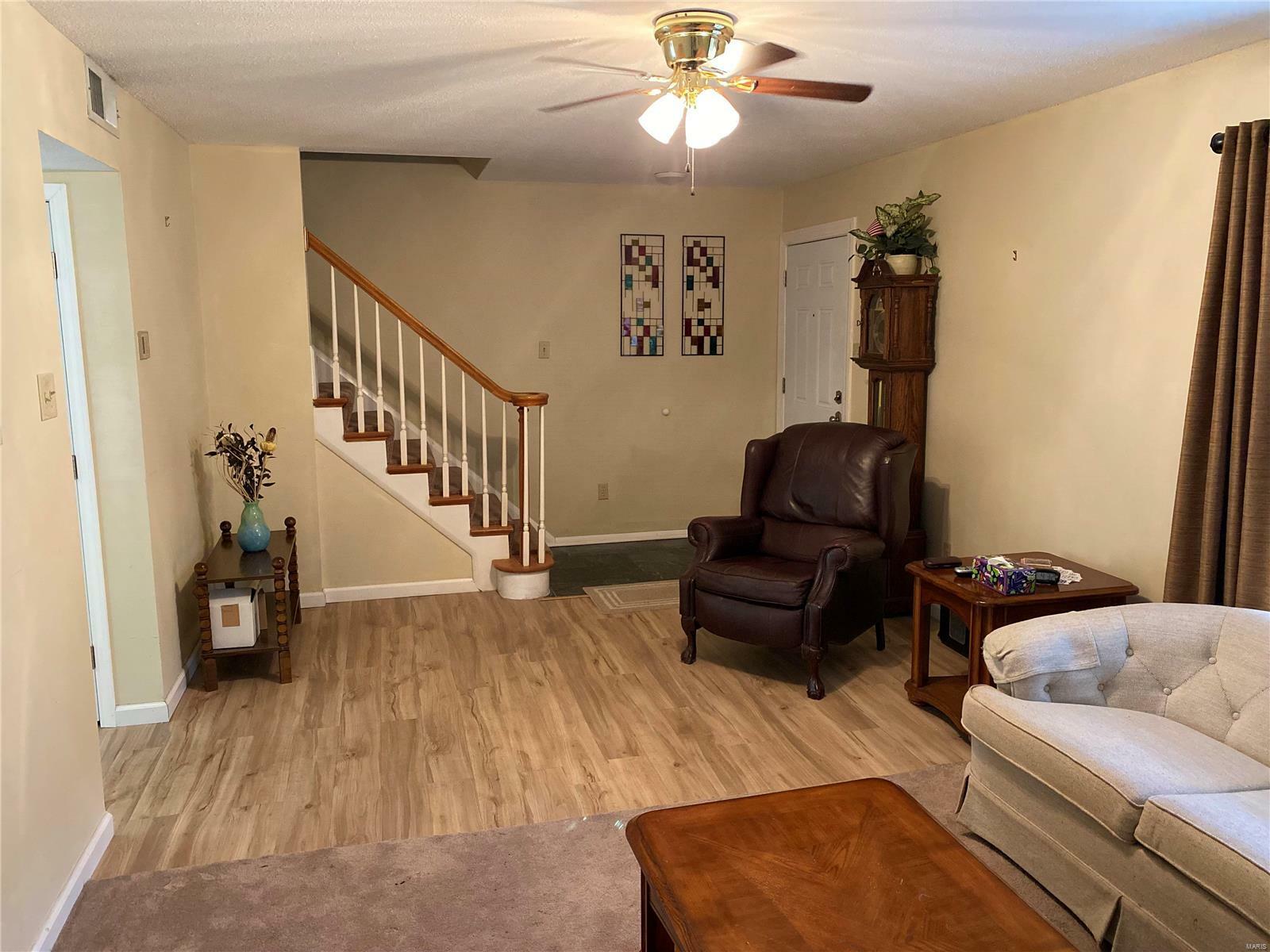 Property Photo:  852 Dumont Place  MO 63125 