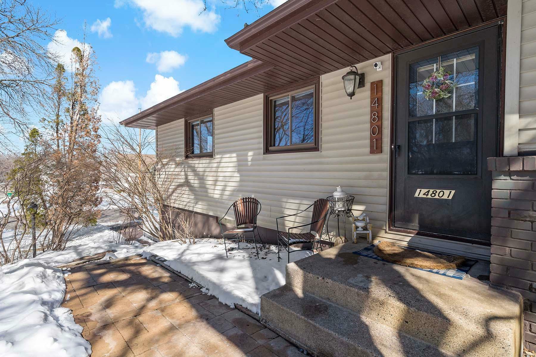 Property Photo:  14801 Hillside Lane  MN 55306 