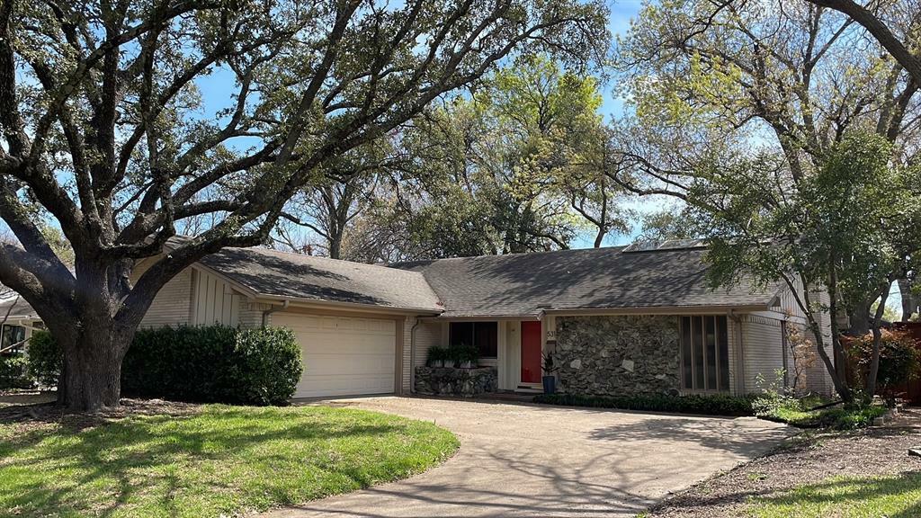 Property Photo: 531 Winchester Drive TX 75080