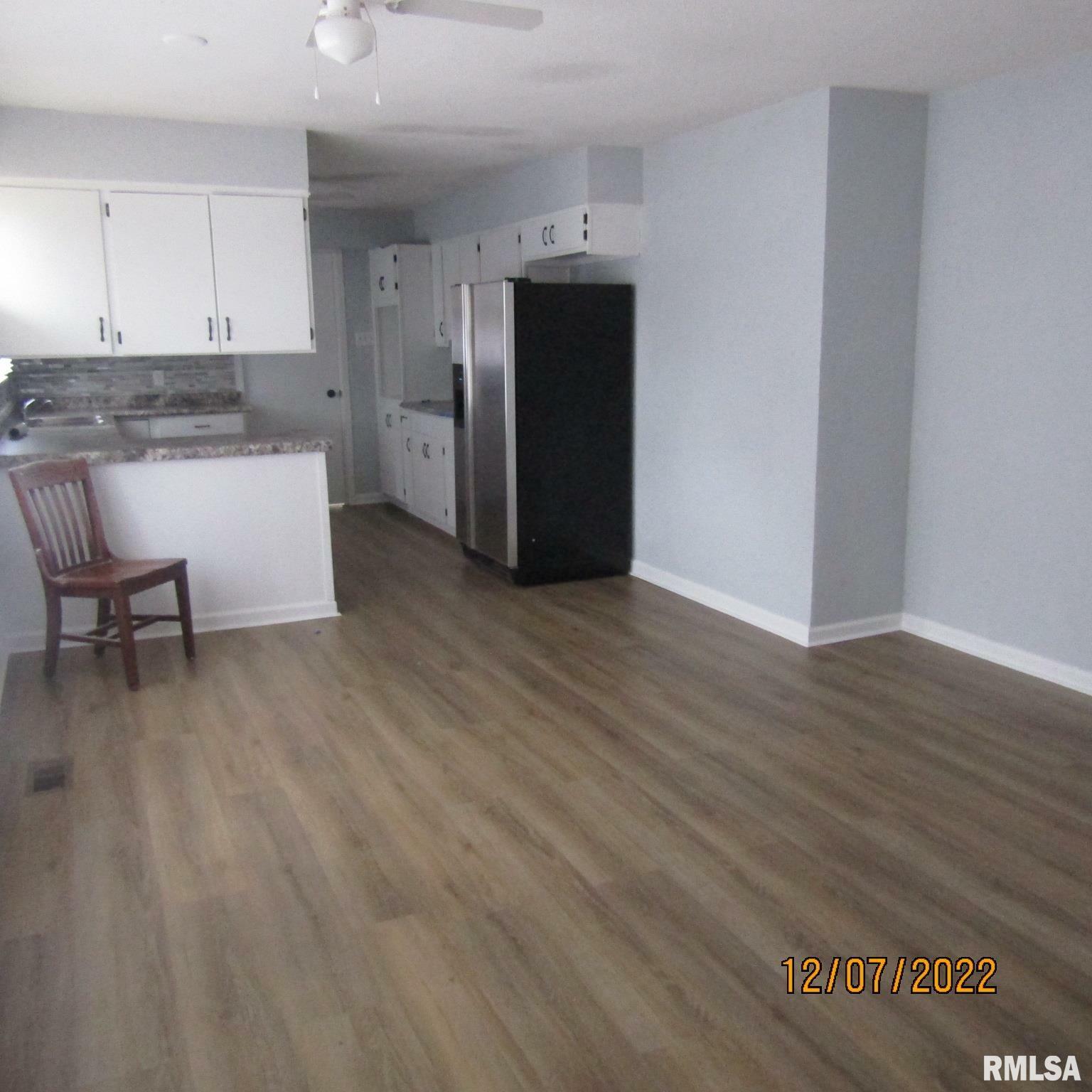 Property Photo: 501 N Locust Street IL 62896