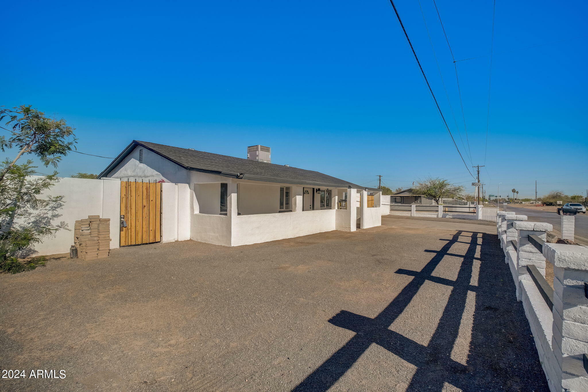 Property Photo:  6226 S 39th Avenue  AZ 85041 