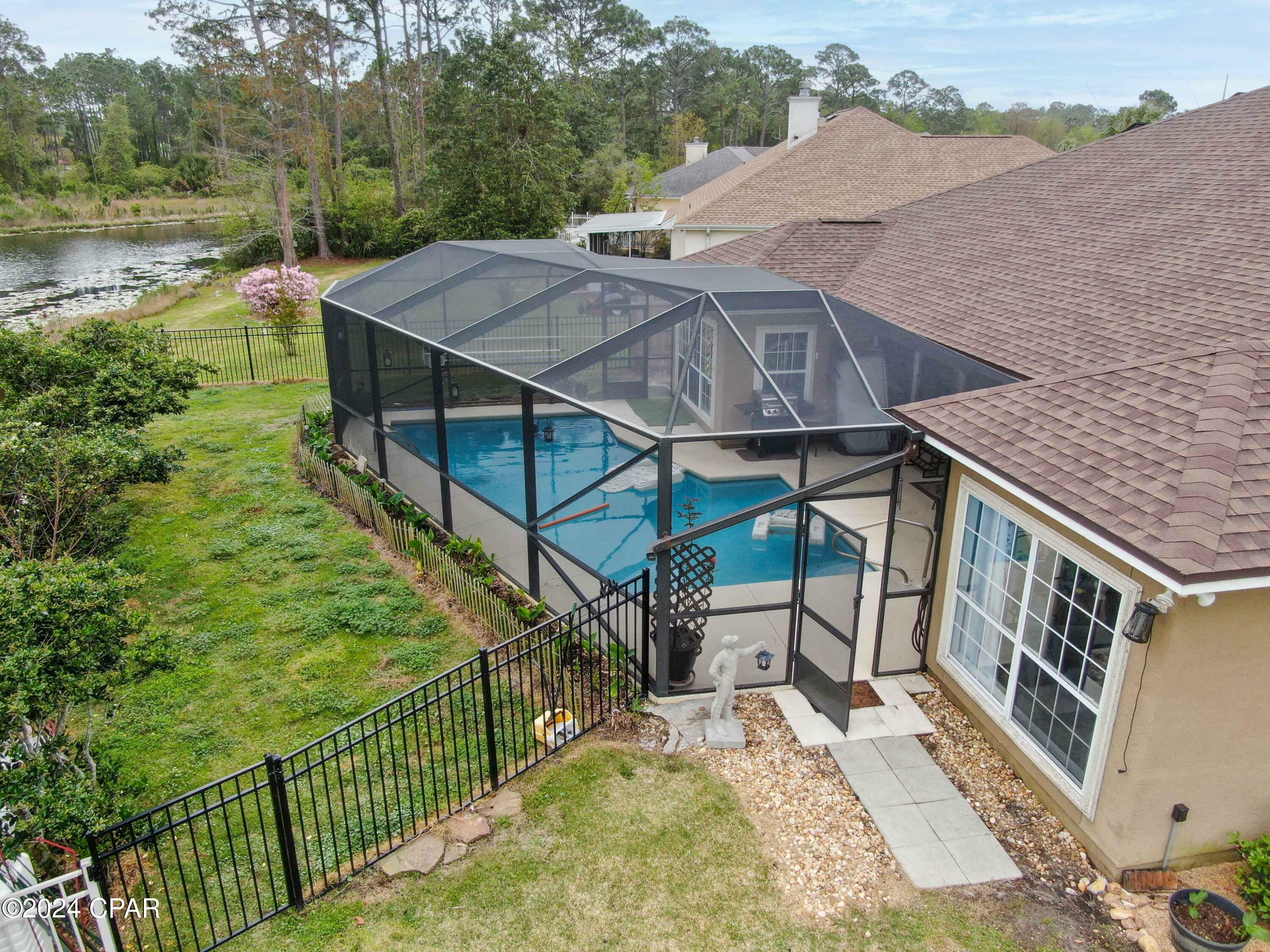 Property Photo: 126 Hombre Circle FL 32407