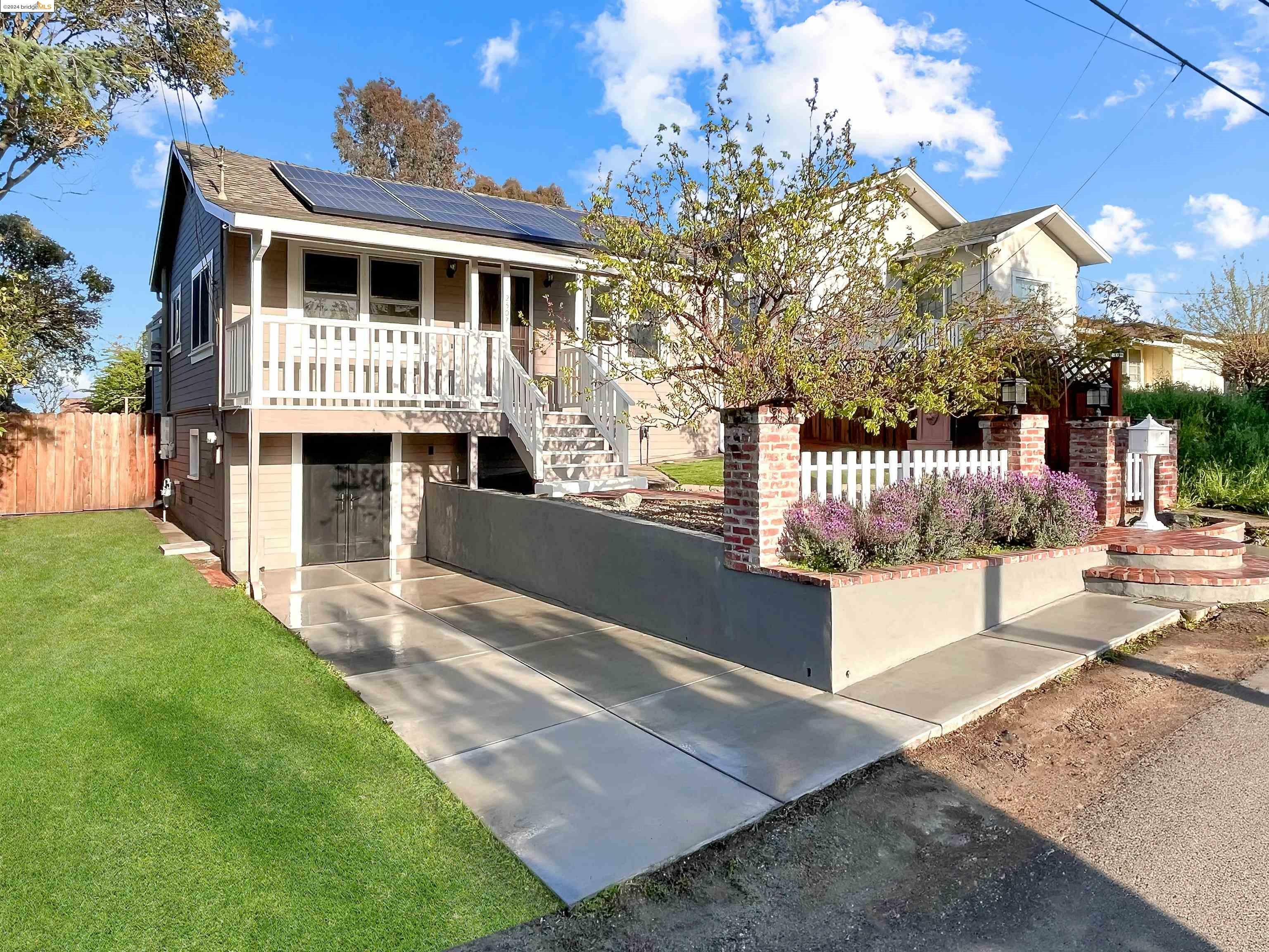 Property Photo:  2307 Leslie Ave  CA 94553 