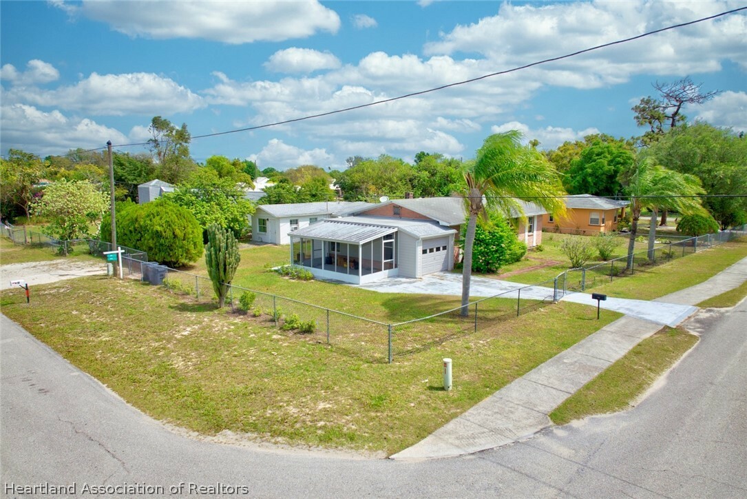 Property Photo:  708 Wilhite Street  FL 33825 