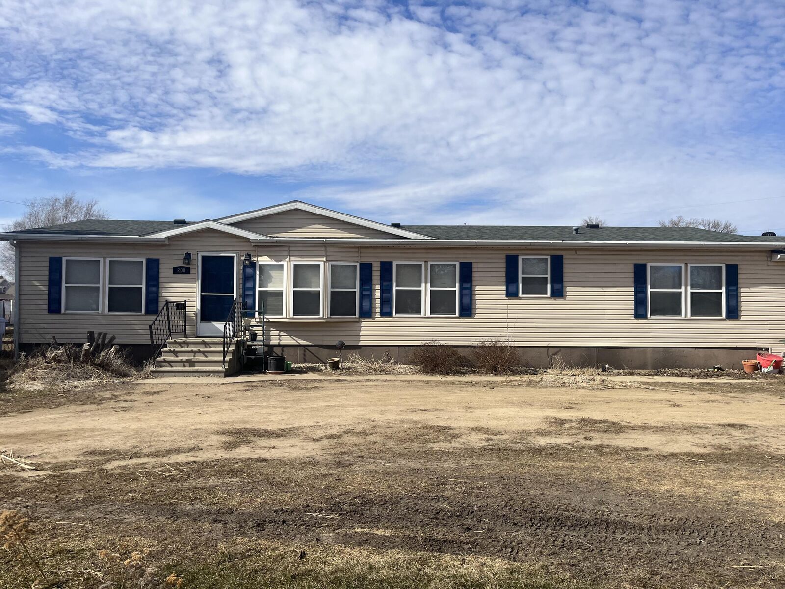 Property Photo:  209 1st St  SD 57461 