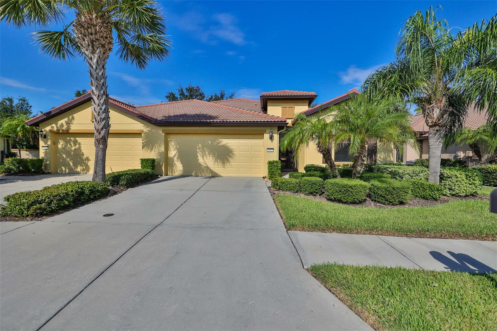 Property Photo:  5511 Sunset Falls Drive  FL 33572 