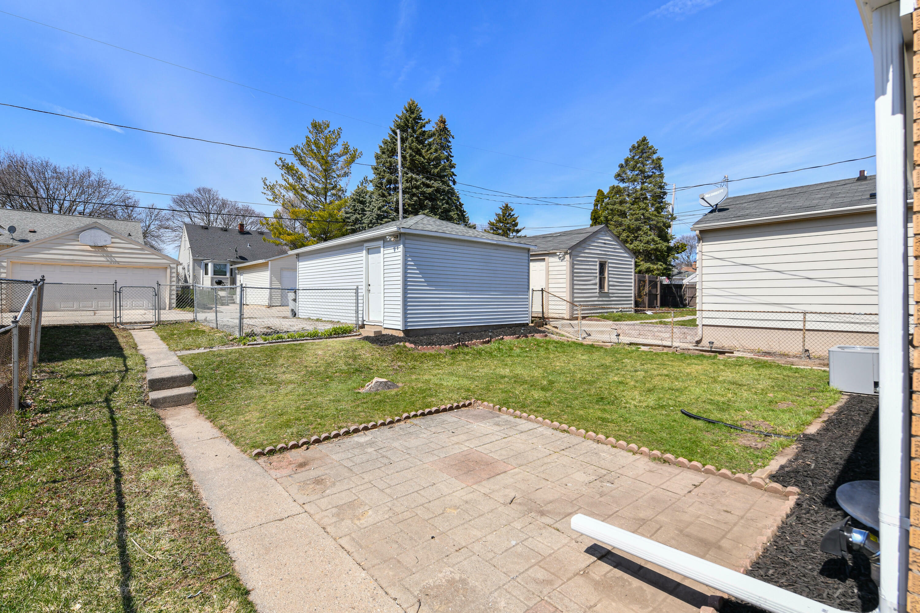 Property Photo:  3275 N 80th St  WI 53222 