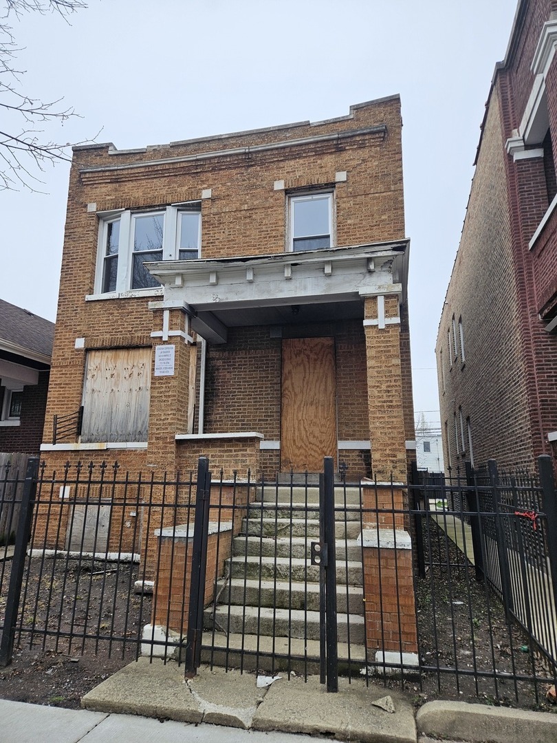 6352 S Campbell Avenue  Chicago IL 60629 photo