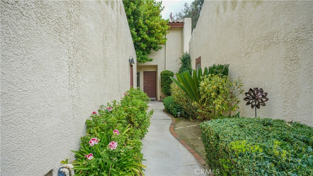 Property Photo:  38916 Paseo De Oro  CA 92563 