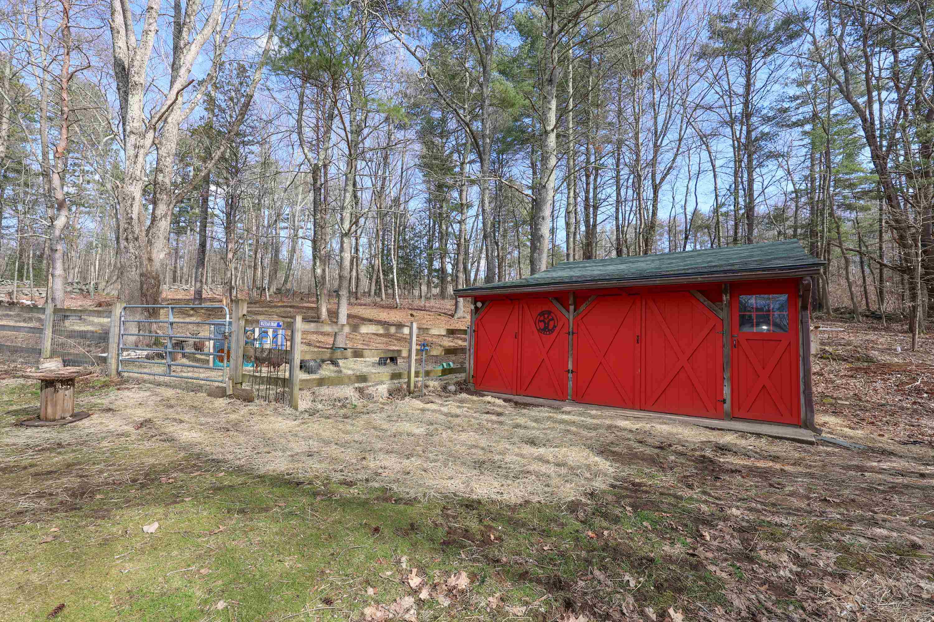 Property Photo:  522 Pingree Hill Road  NH 03032 