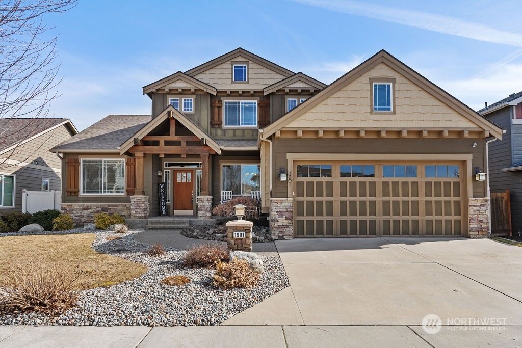 Property Photo:  1901 S Shamrock Drive  WA 99016 