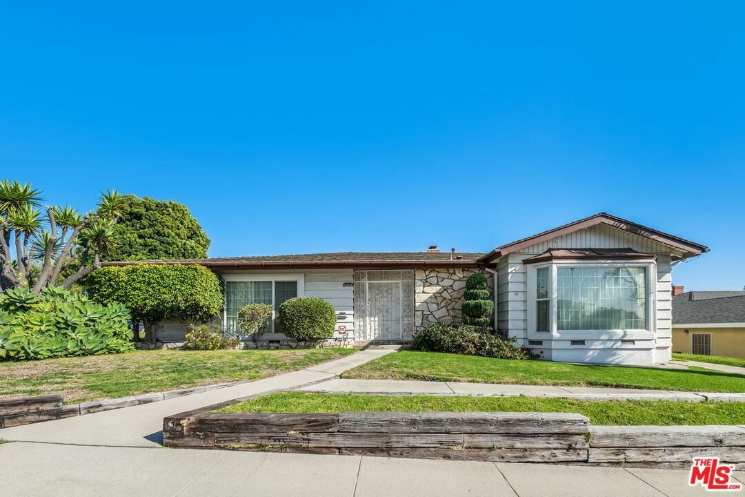 Property Photo:  5804  S Sherbourne Dr  CA 90056 