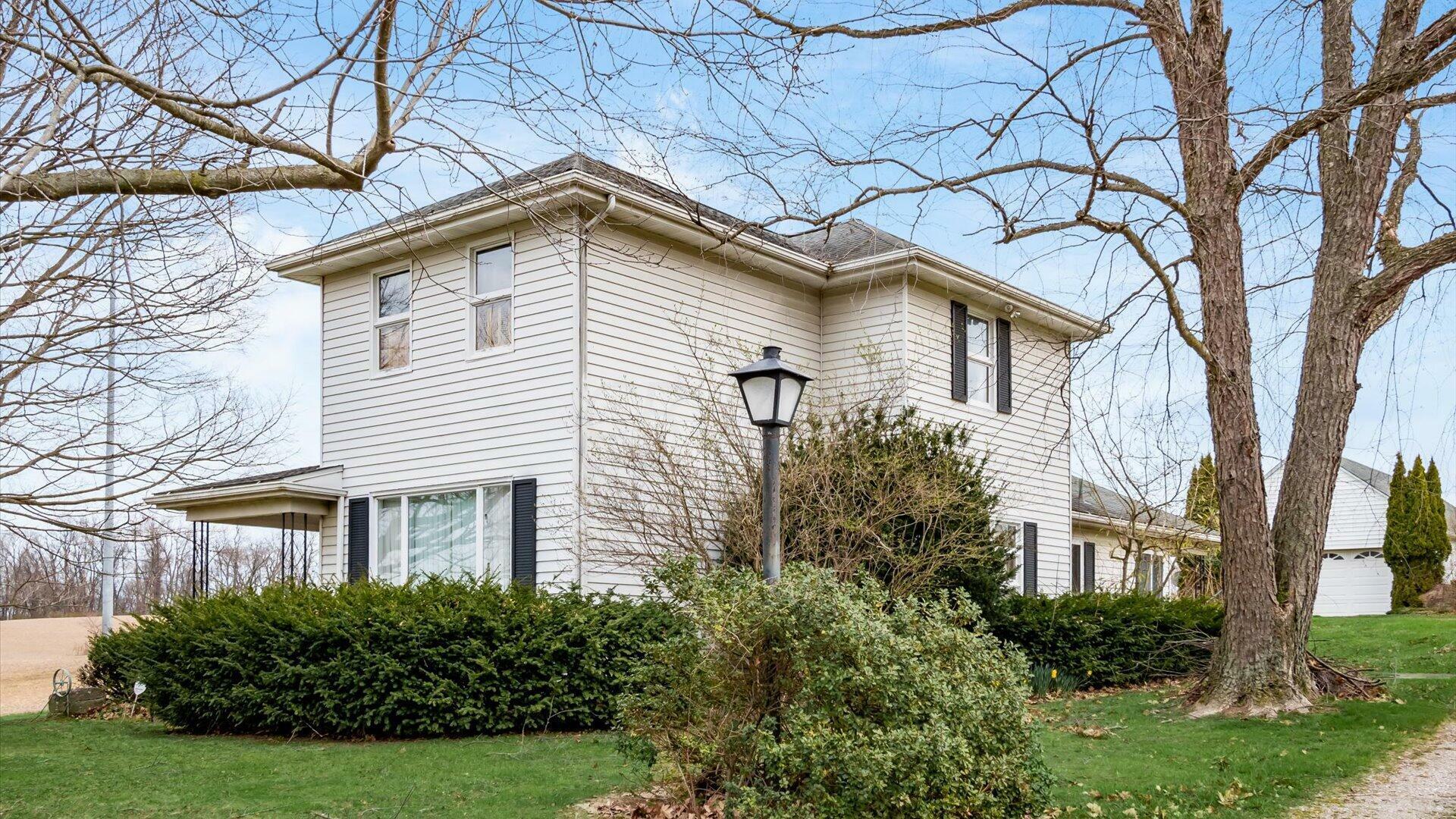 Property Photo: 5185 Linnville Road OH 43056