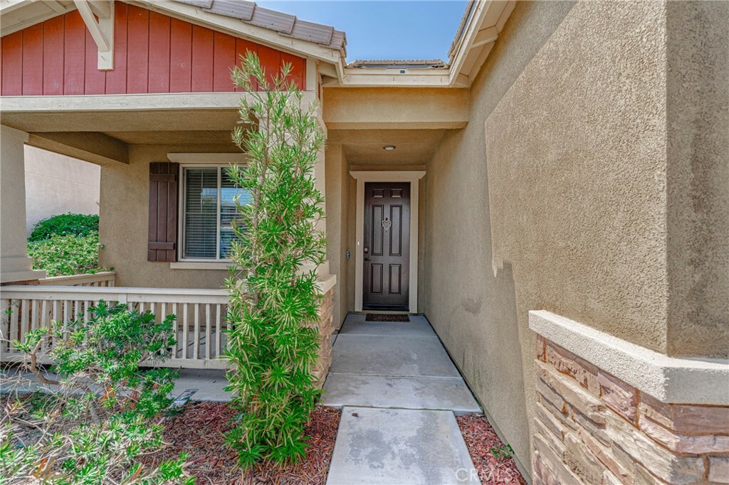 Property Photo:  30853 Oak Knoll Drive  CA 92584 